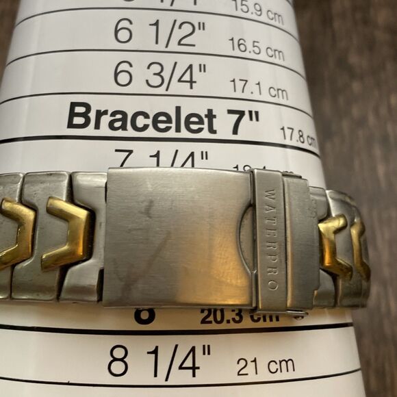 Guess Waterpro Men’s Watch Vintage New Battery - Picture 5 of 7